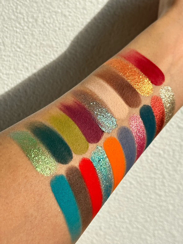 FEARLESS HOLIDAY PALETTE [MAGNETIC PANS]